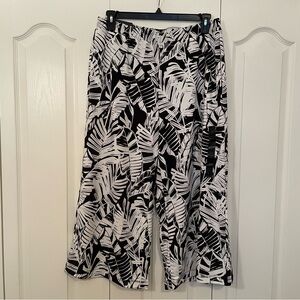 Banana Republic wide leg tropical high rise cropped pants